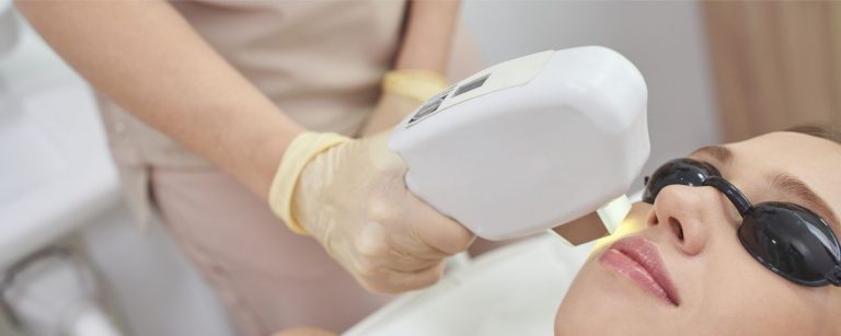 How to Choose the Right Facial Machine Supplier Malaysia?